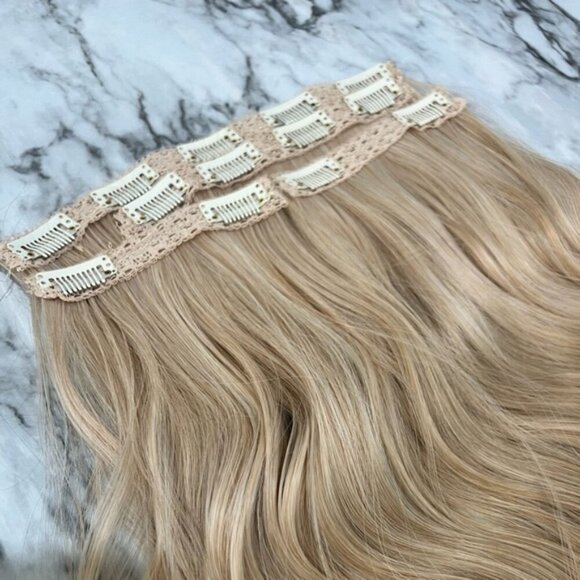 20 IN VOLUMIZING WEFT CLIP IN SET LIGHT BLONDE CURLY WAVE HAIR EXTENSION SET - Picture 5 of 7